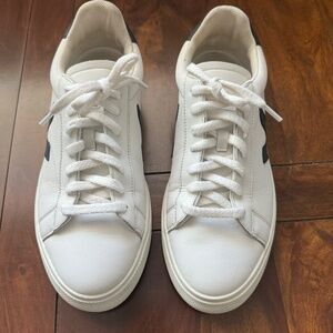 Veja Campo Leather White Black 41